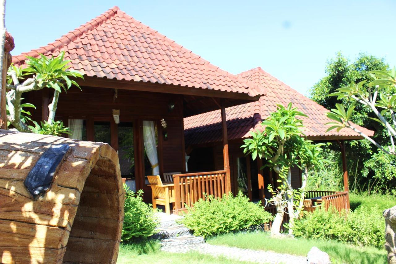 Bamboo Bungalow Jungle View Batununggul Eksteriør bilde